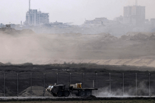 Israel phát động chiến dịch ở ngoại ô Thành phố Gaza trong bối cảnh đàm phán ngừng bắn Israel phát động chiến dịch ở ngoại ô Thành phố Gaza trong bối cảnh đàm phán ngừng bắn