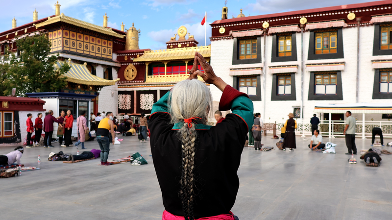 Chùa Jokhang: 1.300 Năm Niềm Tin và Sức Sống Văn Hóa Chùa Jokhang: 1.300 Năm Niềm Tin và Sức Sống Văn Hóa