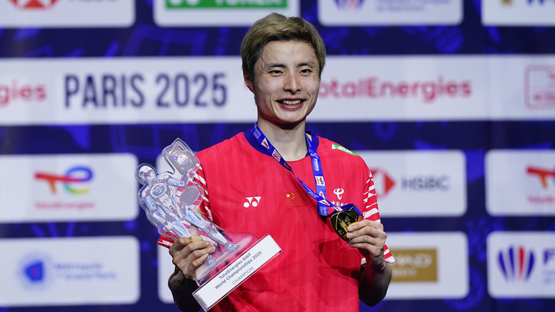 Shi Yuqi giành chức vô địch BWF thế giới đầu tiên tại Paris Shi Yuqi giành chức vô địch BWF thế giới đầu tiên tại Paris