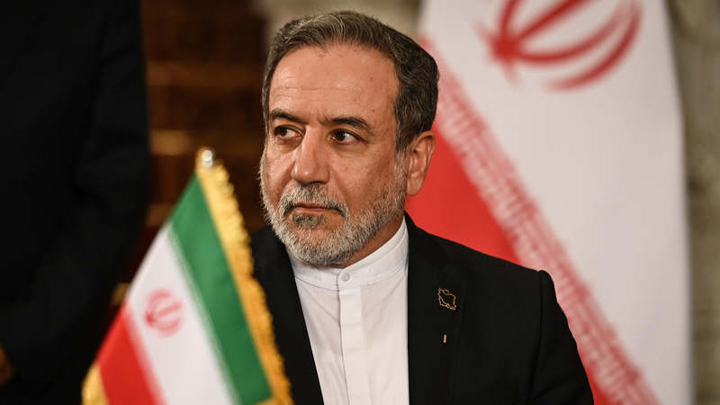 Ngoại trưởng Iran: Trao đổi tù nhân với Pháp sắp hoàn tất Ngoại trưởng Iran: Trao đổi tù nhân với Pháp sắp hoàn tất