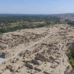 Khám phá Tàn tích Jiaohe: Thành phố đất sét vượt thời gian của Tân Cương