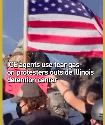 ICE Bắn Hơi Cay Tại Cuộc Biểu Tình Trung Tâm Giam Giữ Illinois ICE Bắn Hơi Cay Tại Cuộc Biểu Tình Trung Tâm Giam Giữ Illinois video poster