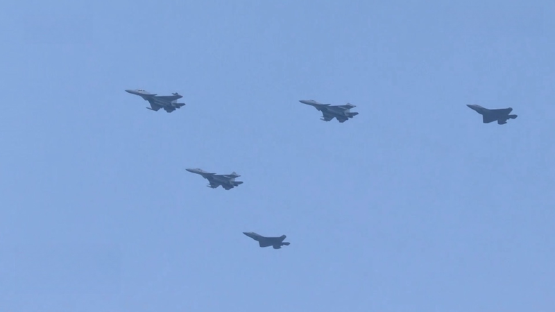 78N89HV0BXQ4H4AZ0E3N - Thế Giới Trong Tầm Tay Máy bay chiến đấu tàng hình J-35 ra mắt trong cuộc diễu hành tại Trung Quốc đại lục video poster