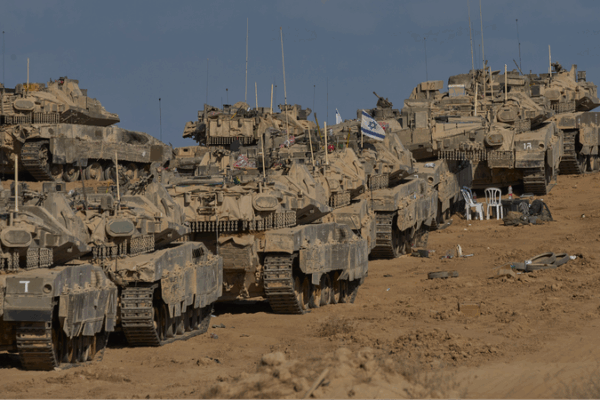 Tấn công của Israel giết chết 31 người ở Gaza City khi xe tăng tiến vào Tấn công của Israel giết chết 31 người ở Gaza City khi xe tăng tiến vào