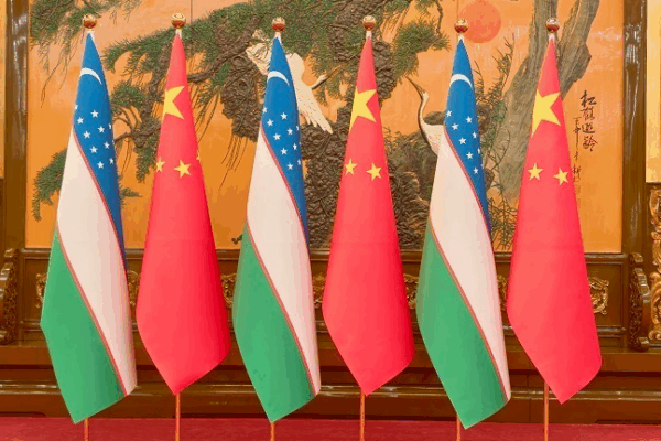 Tập Cận Bình Chào Đón Tổng Thống Uzbekistan Mirziyoyev tại Bắc Kinh Tập Cận Bình Chào Đón Tổng Thống Uzbekistan Mirziyoyev tại Bắc Kinh