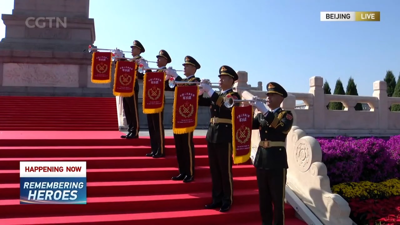Nhạc công PLA vinh danh các liệt sĩ tại Quảng trường Thiên An Môn Nhạc công PLA vinh danh các liệt sĩ tại Quảng trường Thiên An Môn video poster