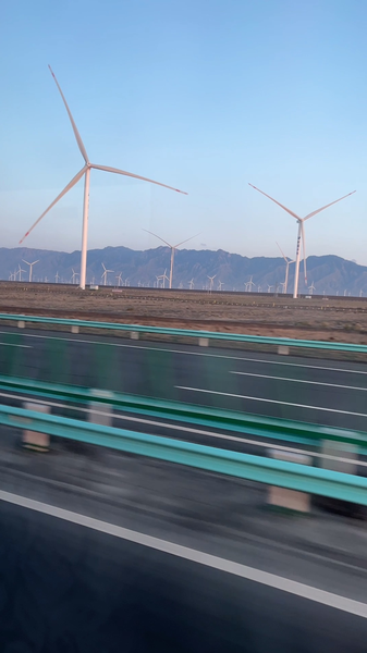 Dabancheng: Thung lũng gió mới của Trung Quốc ở Tân Cương Dabancheng: Thung lũng gió mới của Trung Quốc ở Tân Cương video poster