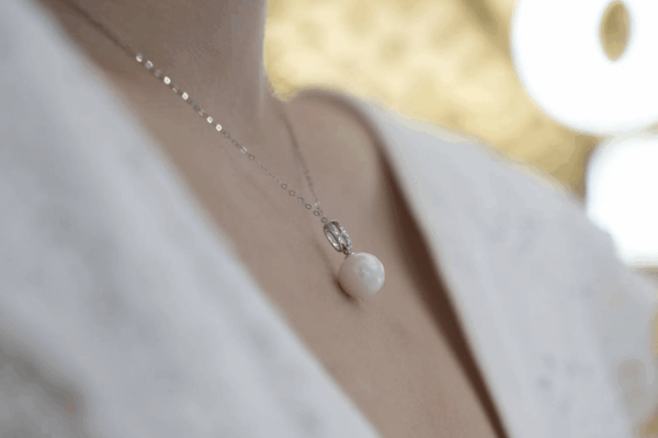 Từ Vỏ Sò Đến Tỏa Sáng: Bên Trong Hành Trình Ngọc Trai Nước Ngọt Đình Đám Của Đề Khánh Từ Vỏ Sò Đến Tỏa Sáng: Bên Trong Hành Trình Ngọc Trai Nước Ngọt Đình Đám Của Đề Khánh