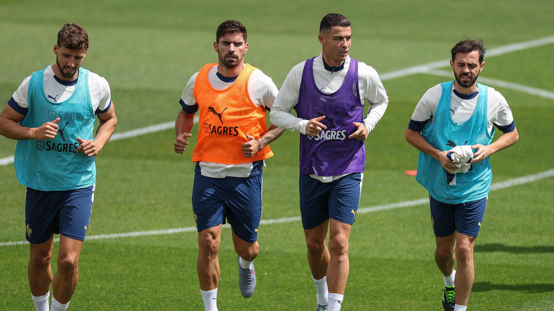 Ronaldo dẫn dắt Bồ Đào Nha vào vòng loại World Cup sau sự mất mát của Jota Ronaldo dẫn dắt Bồ Đào Nha vào vòng loại World Cup sau sự mất mát của Jota