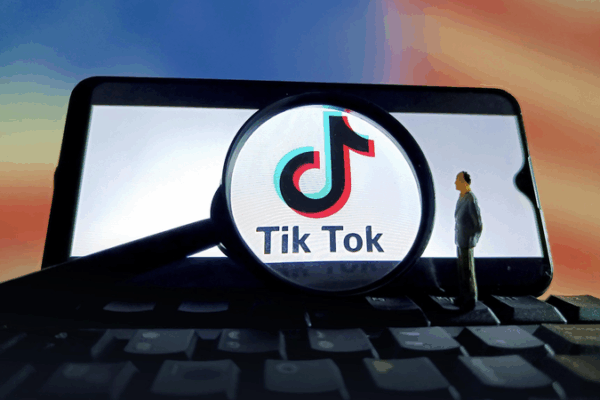 Xavier Becerra toàn tâm với TikTok bằng tiếng Tây Ban Nha để thu hút cử tri gốc Tây Ban Nha Xavier Becerra toàn tâm với TikTok bằng tiếng Tây Ban Nha để thu hút cử tri gốc Tây Ban Nha