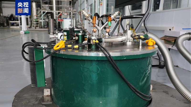 Các nhà khoa học Trung Quốc đạt được nam châm siêu dẫn 35,1-Tesla Các nhà khoa học Trung Quốc đạt được nam châm siêu dẫn 35,1-Tesla