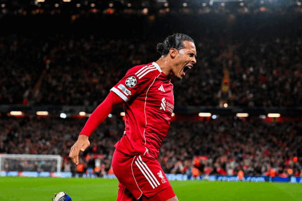 Đánh đầu phút bù giờ của Van Dijk mang về chiến thắng 3-2 ở UCL cho Liverpool Đánh đầu phút bù giờ của Van Dijk mang về chiến thắng 3-2 ở UCL cho Liverpool
