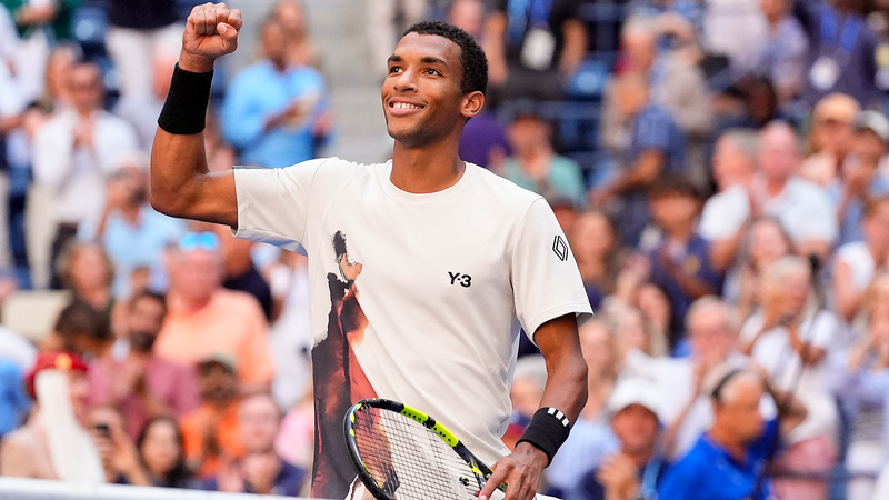 GEILRALWS51Z4UUFRMPX - Thế Giới Trong Tầm Tay Auger-Aliassime Chiến Đấu Qua Bốn Set Để Đến Bán Kết US Open
