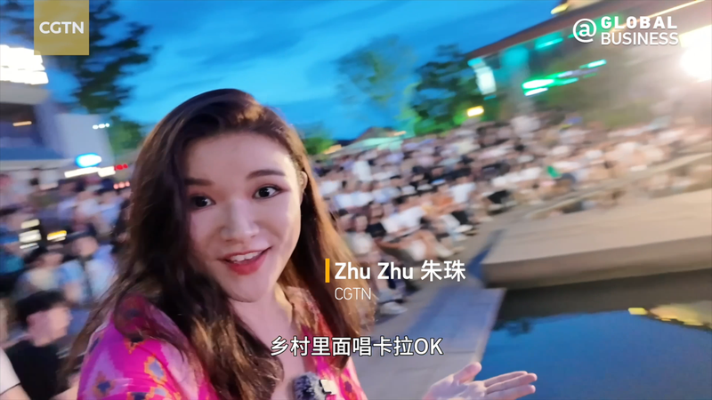 Karaoke Làng Deqing: Cứ 2 Tuần, Một Chiếc Mic Cho Mọi Người Karaoke Làng Deqing: Cứ 2 Tuần, Một Chiếc Mic Cho Mọi Người video poster