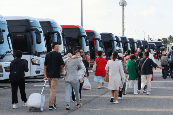 Chính sách miễn thị thực chín tháng của Hàn Quốc cho các đoàn du lịch Trung Quốc thúc đẩy bùng nổ du lịch Chính sách miễn thị thực chín tháng của Hàn Quốc cho các đoàn du lịch Trung Quốc thúc đẩy bùng nổ du lịch