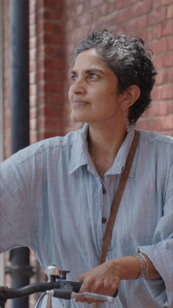 Từ Ấn Độ đến Cảnh Đức Trấn: Hành trình gốm sứ của Priya tại Thủ phủ Sứ video poster