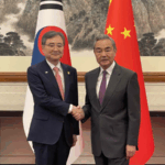 Hàng xóm không thể tách rời: Trung Quốc và Hàn Quốc cam kết tăng cường quan hệ video poster