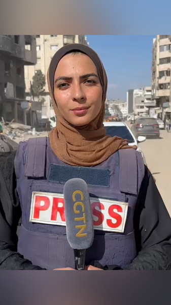 LOOVSPGHY6DK0FUH0FHN - Thế Giới Trong Tầm Tay Các Gia Đình Palestine Rời Gaza City Khi Cuộc Tấn Công Của Israel Gia Tăng video poster