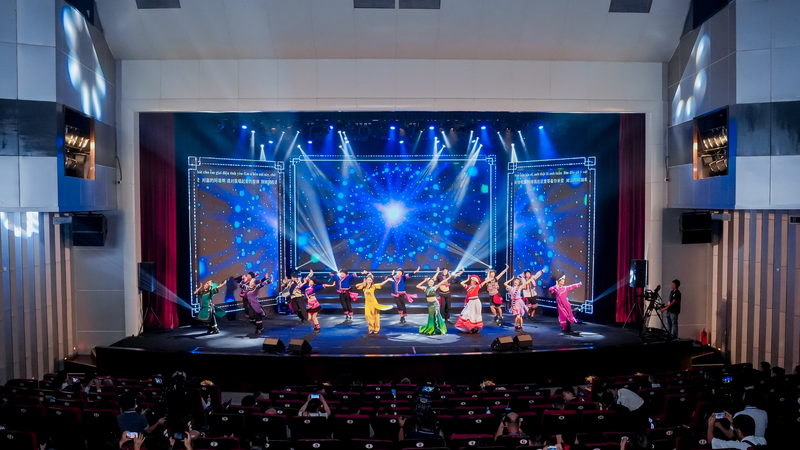 Việt Nam và Trung Quốc tỏa sáng tại Gala Trung Thu ở Hà Nội Việt Nam và Trung Quốc tỏa sáng tại Gala Trung Thu ở Hà Nội