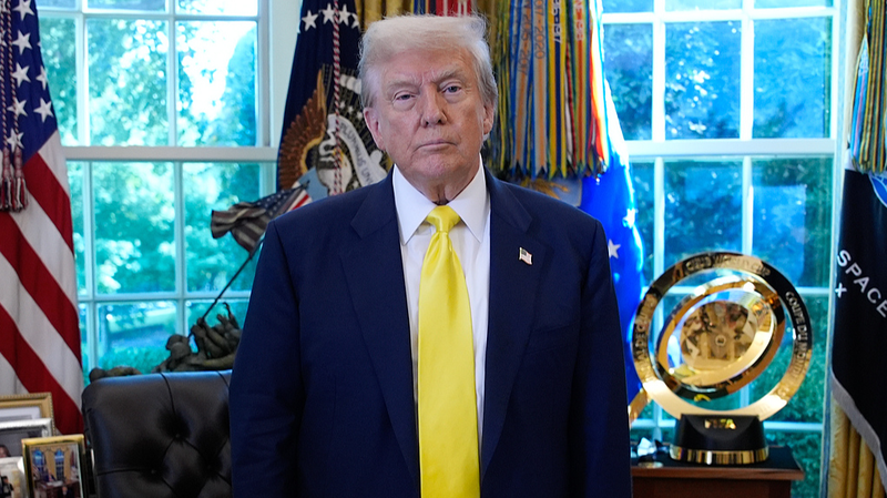 Động thái tăng thuế của Trump gây sụt giảm 81% bưu kiện đến Mỹ Động thái tăng thuế của Trump gây sụt giảm 81% bưu kiện đến Mỹ