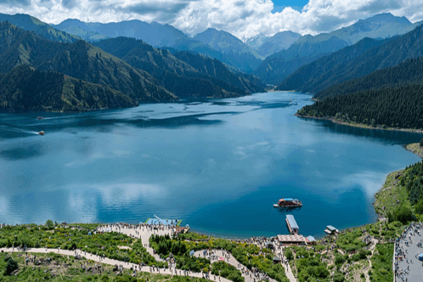Khám phá Hồ Tianchi: Viên ngọc trên núi của Tân Cương Khám phá Hồ Tianchi: Viên ngọc trên núi của Tân Cương video poster