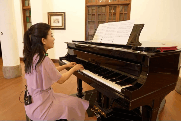 Đàn Steinway Trăm Tuổi ở Thiên Tân Hồi Sinh Kiệt Tác Hiện Đại Trung Quốc Đàn Steinway Trăm Tuổi ở Thiên Tân Hồi Sinh Kiệt Tác Hiện Đại Trung Quốc video poster