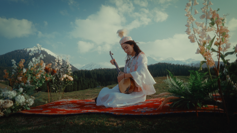 Yên Ngựa Độc Đáo của Thảo Nguyên Qiaxi: Hành Trình Gặp Gỡ Ahatai