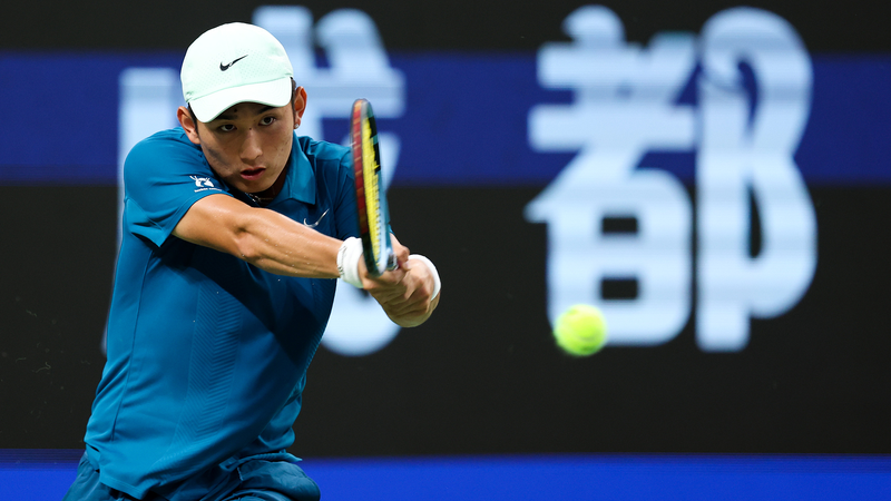 Shang Juncheng giành chiến thắng đầu tiên sau phẫu thuật tại Chengdu Open Shang Juncheng giành chiến thắng đầu tiên sau phẫu thuật tại Chengdu Open