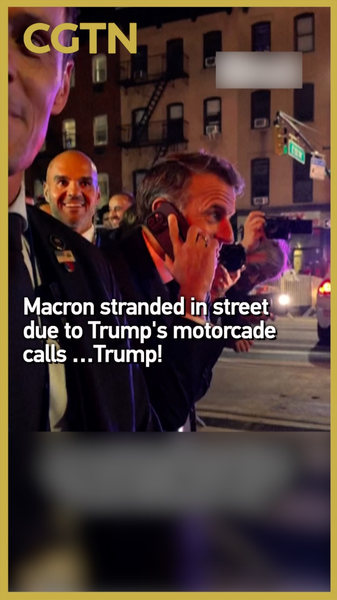 Macron bị kẹt ở NYC sau khi đoàn xe của Trump chắn đường Macron bị kẹt ở NYC sau khi đoàn xe của Trump chắn đường video poster