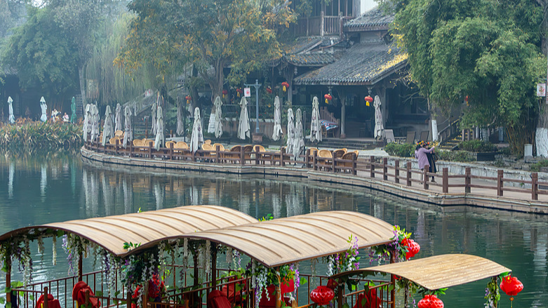 OZBAJTDK38EEC2FHNJ19 - Thế Giới Trong Tầm Tay Khám phá Huanglongxi: Thiên đường ven sông bình yên của Tứ Xuyên video poster