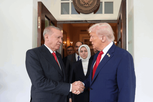 Erdogan ca ngợi ‘Tiến bộ đáng kể’ trong cuộc đàm phán tại Nhà Trắng với Trump Erdogan ca ngợi 'Tiến bộ đáng kể' trong cuộc đàm phán tại Nhà Trắng với Trump