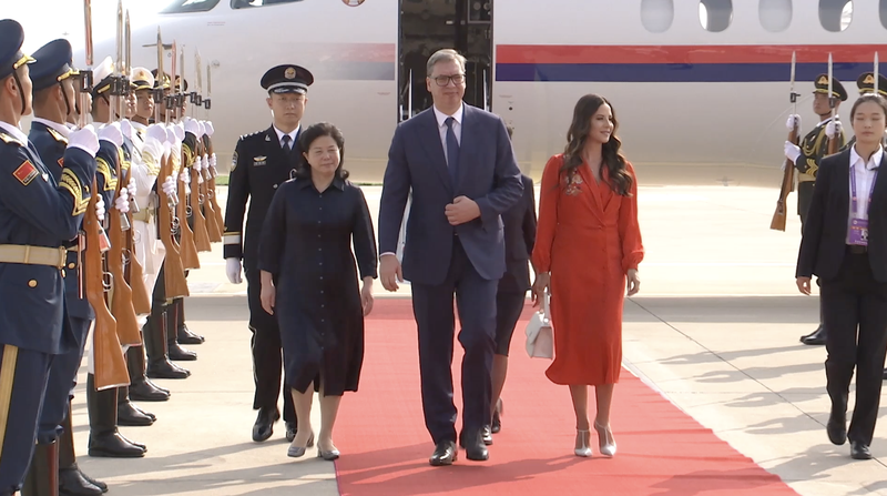 Tổng thống Serbia Vucic đến Bắc Kinh trước Ngày Chiến thắng Tổng thống Serbia Vucic đến Bắc Kinh trước Ngày Chiến thắng video poster
