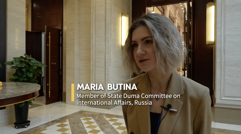 Nhà Lập Pháp Nga Khen Ngợi Các Trường Học và Chợ Sầm Uất Ở Tân Cương video poster