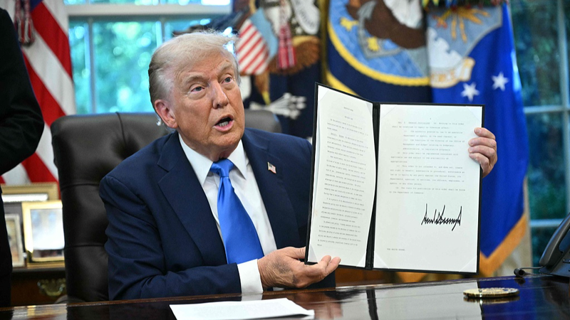 Phí mới của H-1B gây hỗn loạn thị thực khi lao động vội vã trở lại Mỹ