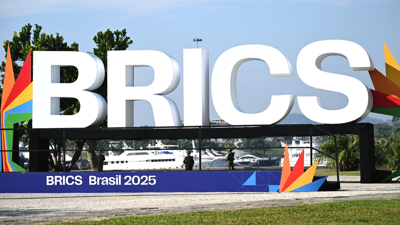 Chủ tịch Tập Cận Bình tham gia Hội nghị Thượng đỉnh BRICS trực tuyến từ Bắc Kinh Chủ tịch Tập Cận Bình tham gia Hội nghị Thượng đỉnh BRICS trực tuyến từ Bắc Kinh