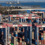 TN0PQZLJLZT1EWOVROBF - Thế Giới Trong Tầm Tay Thuế Mỹ ảnh hưởng nặng nề đến các doanh nghiệp nhỏ, khảo sát tìm thấy