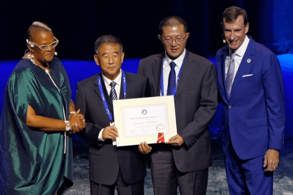Đội Chang’e-6 đoạt Giải thưởng Không gian Thế giới IAF 2025 Đội Chang'e-6 đoạt Giải thưởng Không gian Thế giới IAF 2025 video poster