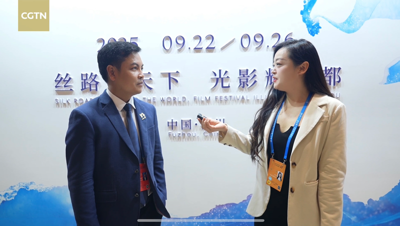 Quan hệ Điện ảnh Campuchia-Trung Quốc Tỏa sáng tại Liên hoan Phim Quốc tế Con đường Tơ lụa Quan hệ Điện ảnh Campuchia-Trung Quốc Tỏa sáng tại Liên hoan Phim Quốc tế Con đường Tơ lụa video poster