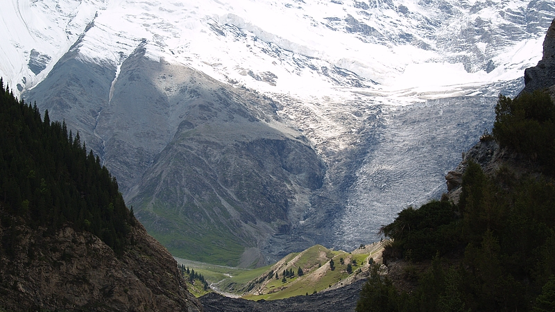 VTYSQGTMIHL7NM2RWXWU - Thế Giới Trong Tầm Tay Nơi Sông Băng Gặp Rừng: Khám Phá Kizilsu Kirgiz video poster