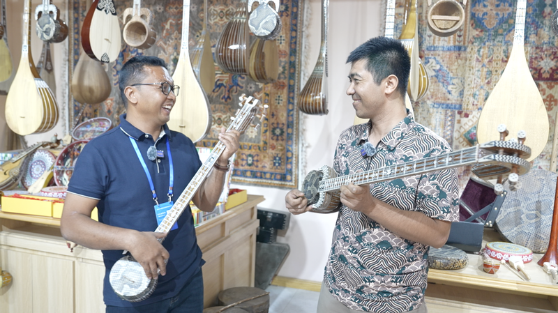 Làng dân gian Tân Cương truyền cảm hứng cho các nhà lập pháp quốc tế Làng dân gian Tân Cương truyền cảm hứng cho các nhà lập pháp quốc tế video poster