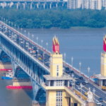 1EI6ZICN7XOEMMDJPLP8 - Thế Giới Trong Tầm Tay Chiêm ngưỡng kỳ tích hai tầng của Cầu Sông Dương Tử Nam Kinh video poster