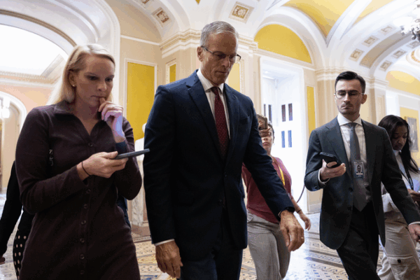 Thượng viện Mỹ bỏ phiếu chấm dứt thuế quan toàn cầu của Trump Thượng viện Mỹ bỏ phiếu chấm dứt thuế quan toàn cầu của Trump