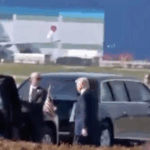 Tổng thống Mỹ Trump hạ cánh xuống Busan, Hàn Quốc video poster