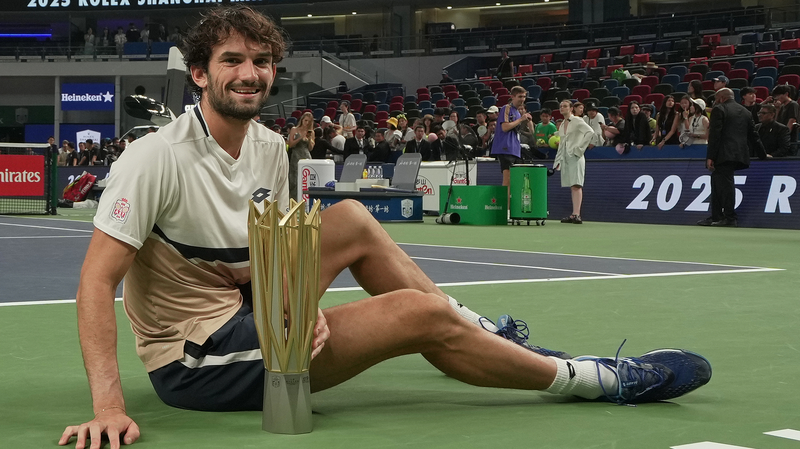 Vòng Loại Vacherot Gây Sốc Đánh Bại Anh Họ Để Vô Địch Shanghai Masters Vòng Loại Vacherot Gây Sốc Đánh Bại Anh Họ Để Vô Địch Shanghai Masters