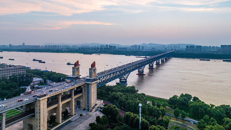 Chiêm ngưỡng Cầu Sông Dương Tử mang tính biểu tượng của Nam Kinh Chiêm ngưỡng Cầu Sông Dương Tử mang tính biểu tượng của Nam Kinh video poster
