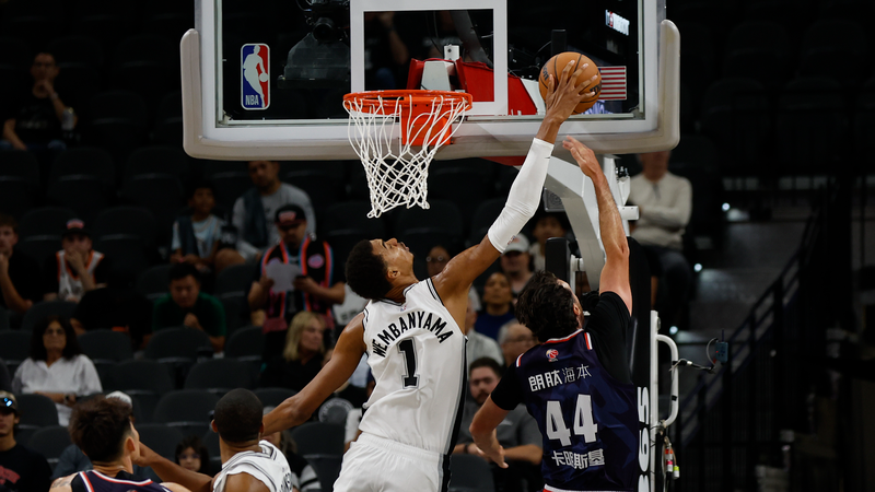 Wembanyama tỏa sáng trong chiến thắng 119-88 của Spurs trước Guangzhou