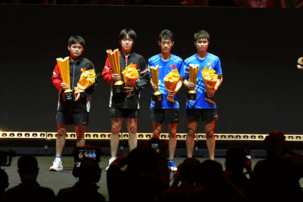Ngôi Sao Chủ Nhà Giành Hai Vương Miện Đôi tại WTT Trung Quốc Smash Ngôi Sao Chủ Nhà Giành Hai Vương Miện Đôi tại WTT Trung Quốc Smash