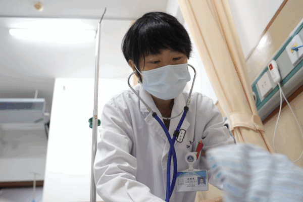 Nhịp Đập Hy Vọng: Bác sĩ Yuan Jingwei Thành Lập Đơn Vị Tim Mạch Đầu Tiên của Liberia Nhịp Đập Hy Vọng: Bác sĩ Yuan Jingwei Thành Lập Đơn Vị Tim Mạch Đầu Tiên của Liberia
