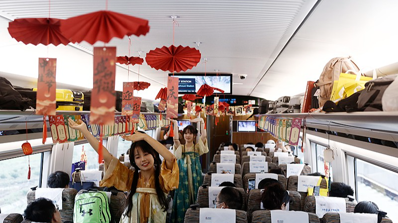 Rộn Ràng Lễ Hội: Kỳ Nghỉ 8 Ngày Quốc Khánh & Tết Trung Thu Trung Quốc