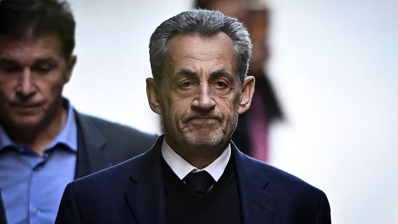 Sarkozy vào tù: án phạt 5 năm vì tài trợ từ Libya Sarkozy vào tù: án phạt 5 năm vì tài trợ từ Libya